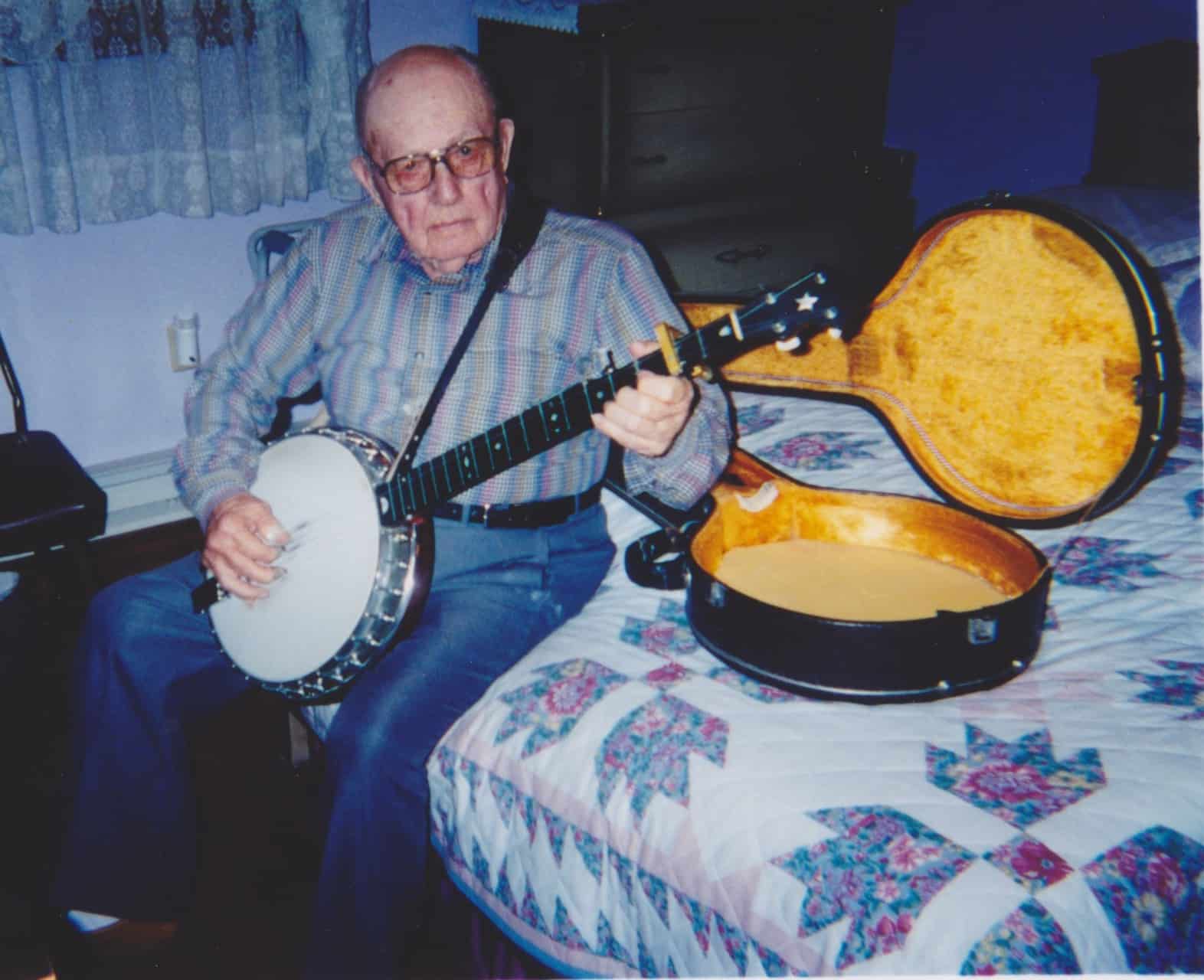 Harley Rush Alderman plays banjo tune